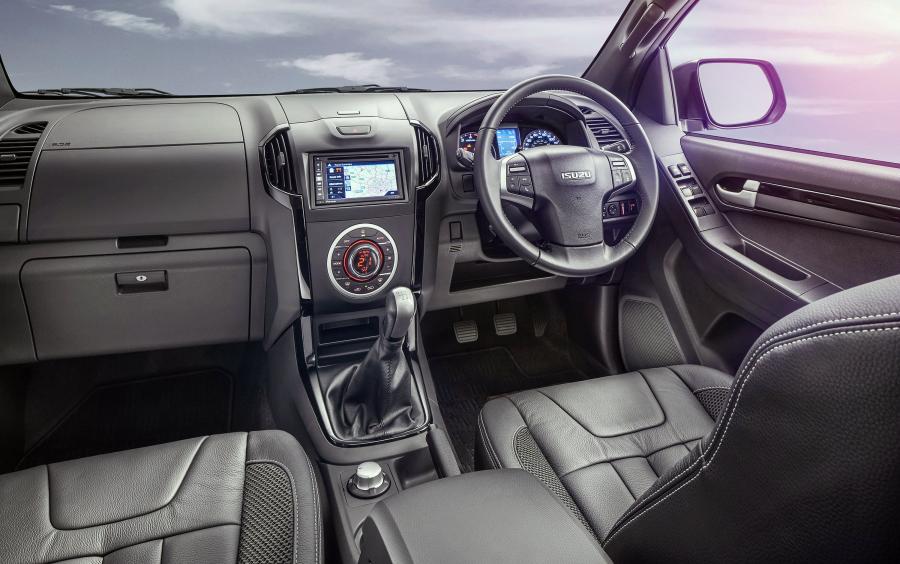  Isuzu D-Max Blade 2015 года  (UK) (фото 2 из 2)